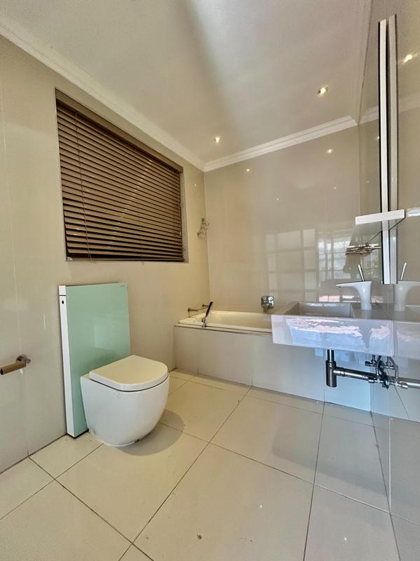 To Let 2 Bedroom Property for Rent in Sandown Gauteng