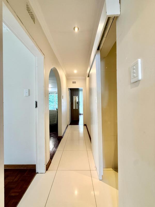 To Let 2 Bedroom Property for Rent in Sandown Gauteng