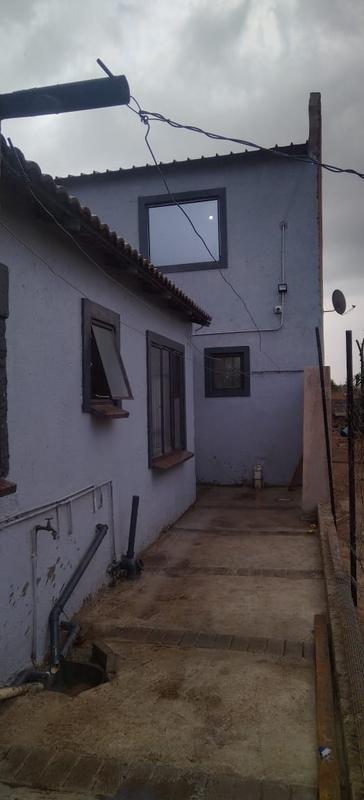 6 Bedroom Property for Sale in Soshanguve East Gauteng