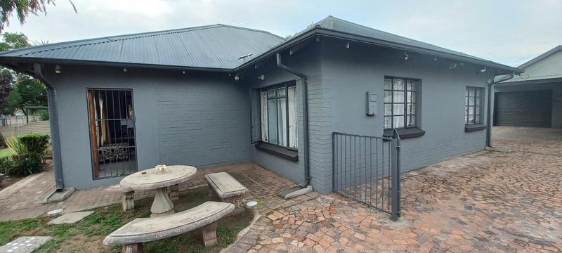 3 Bedroom Property for Sale in Three Rivers Gauteng