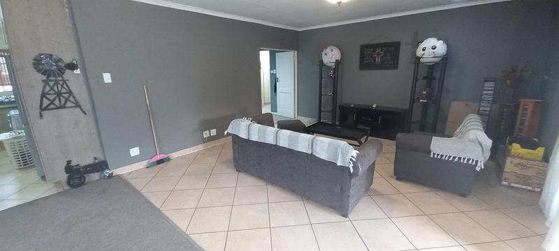3 Bedroom Property for Sale in Three Rivers Gauteng