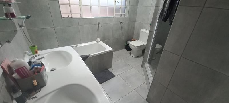3 Bedroom Property for Sale in Three Rivers Gauteng