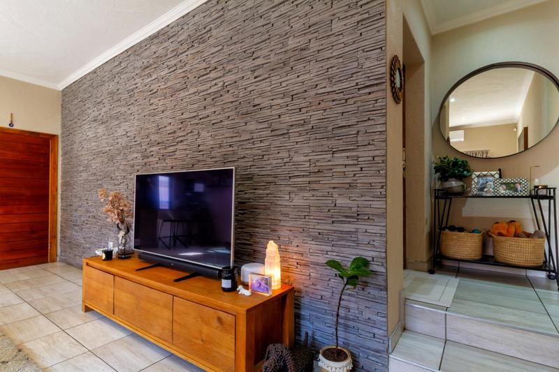 To Let 3 Bedroom Property for Rent in North Riding Gauteng