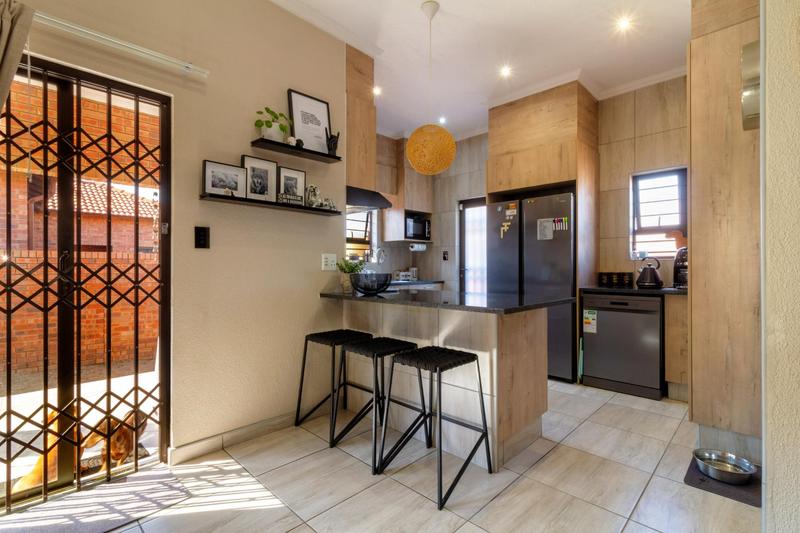 To Let 3 Bedroom Property for Rent in North Riding Gauteng