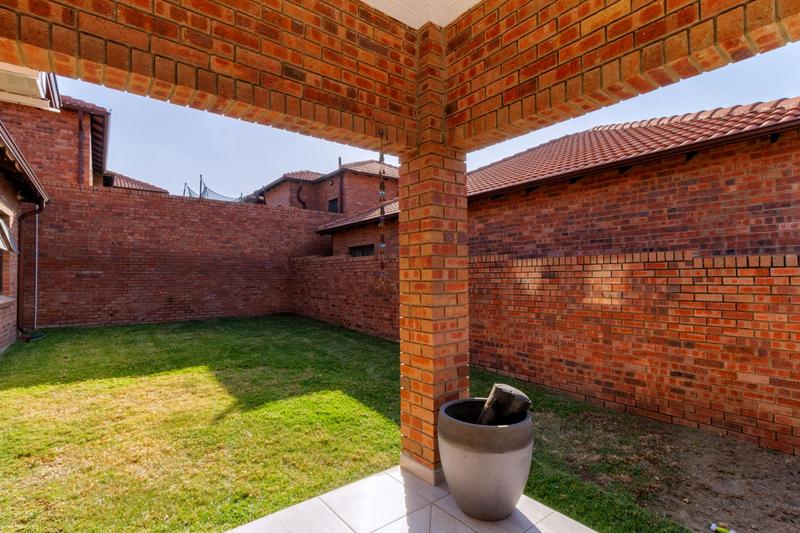 To Let 3 Bedroom Property for Rent in North Riding Gauteng