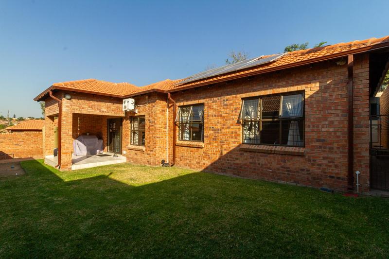 To Let 3 Bedroom Property for Rent in North Riding Gauteng