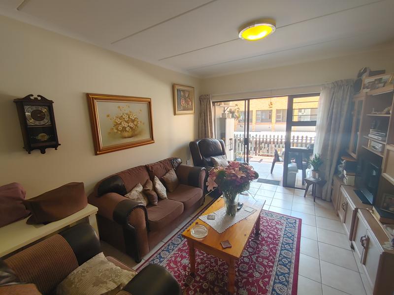 To Let 1 Bedroom Property for Rent in Featherbrooke Estate Gauteng