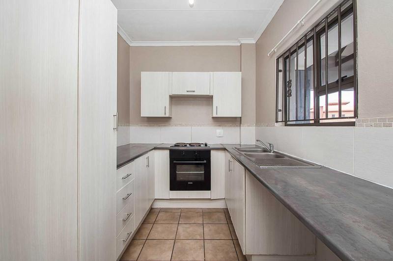 2 Bedroom Property for Sale in Honeydew Grove Gauteng