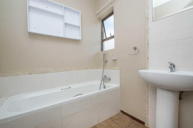 2 Bedroom Property for Sale in Honeydew Grove Gauteng