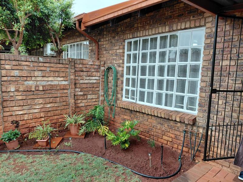 2 Bedroom Property for Sale in Annlin Gauteng