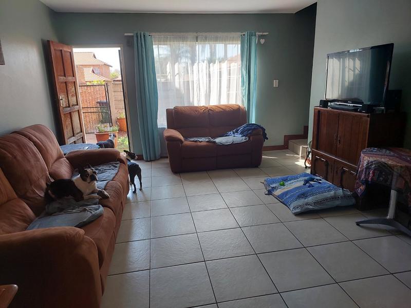 2 Bedroom Property for Sale in Annlin Gauteng