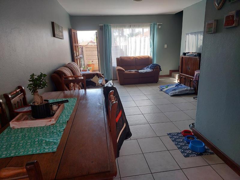 2 Bedroom Property for Sale in Annlin Gauteng