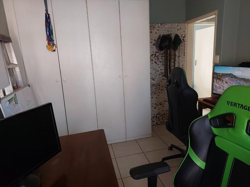 2 Bedroom Property for Sale in Annlin Gauteng