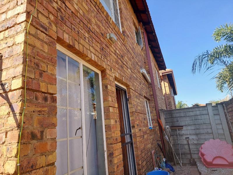 2 Bedroom Property for Sale in Annlin Gauteng