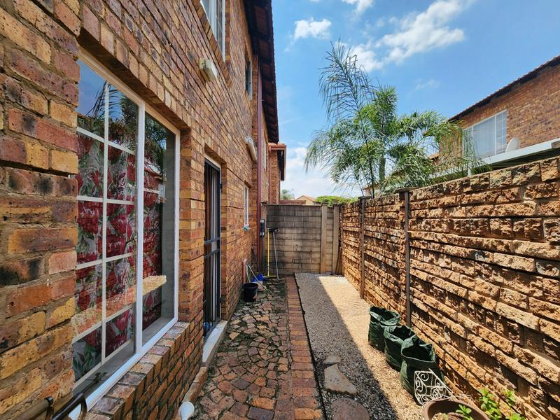 2 Bedroom Property for Sale in Annlin Gauteng