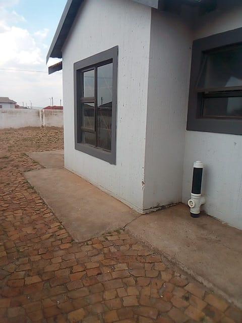 3 Bedroom Property for Sale in Westonaria Gauteng