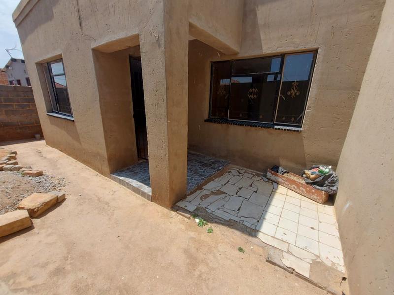 2 Bedroom Property for Sale in Thulani Gauteng