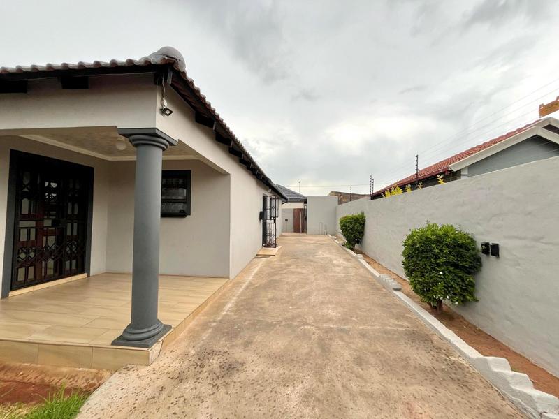 3 Bedroom Property for Sale in Vosloorus Gauteng