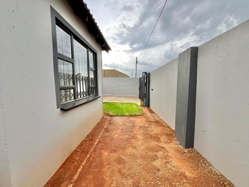 3 Bedroom Property for Sale in Vosloorus Gauteng