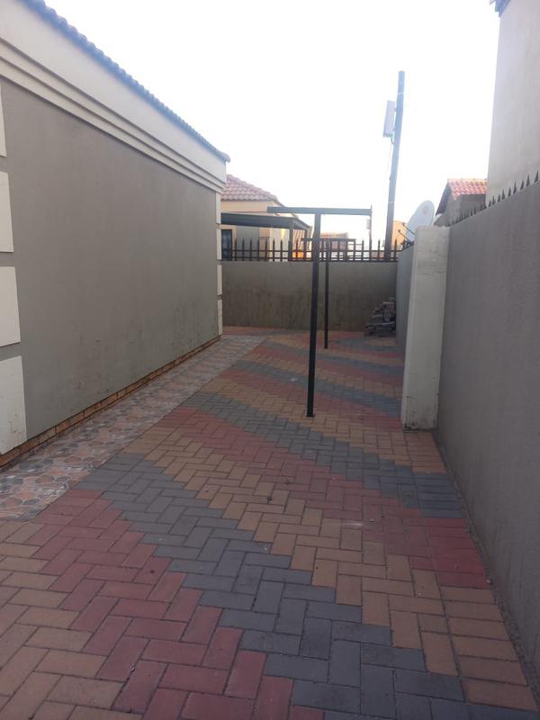 3 Bedroom Property for Sale in Roodekop Gauteng