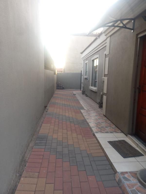 3 Bedroom Property for Sale in Roodekop Gauteng