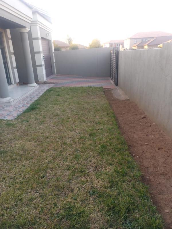 3 Bedroom Property for Sale in Roodekop Gauteng