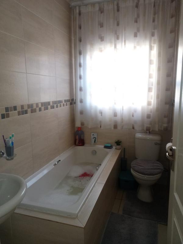 3 Bedroom Property for Sale in Roodekop Gauteng