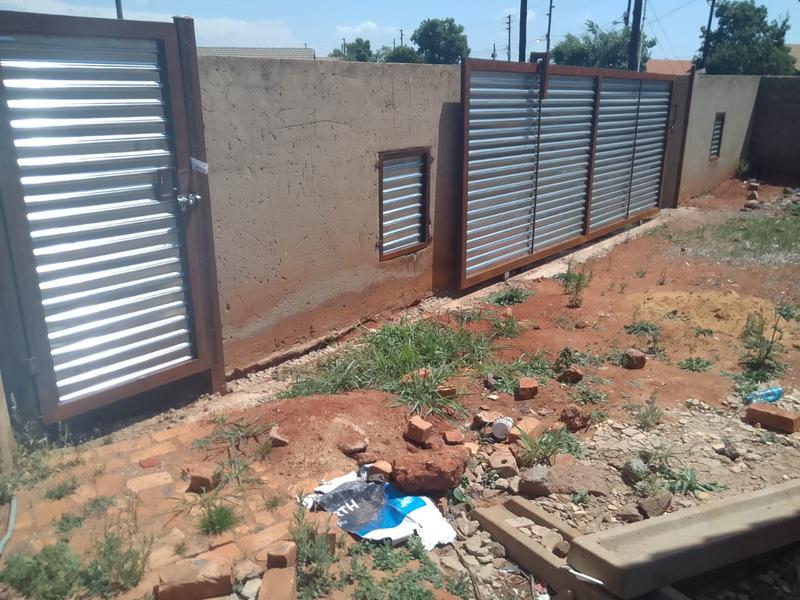 3 Bedroom Property for Sale in Protea Glen Gauteng