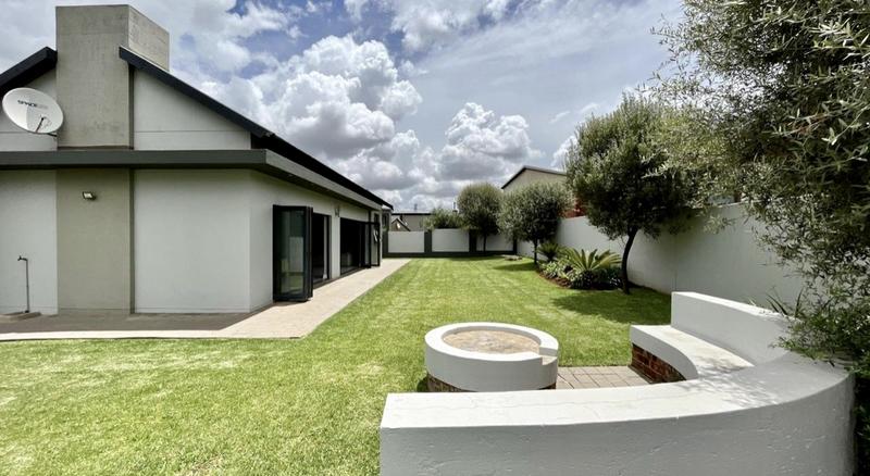 4 Bedroom Property for Sale in Midstream Estate Gauteng