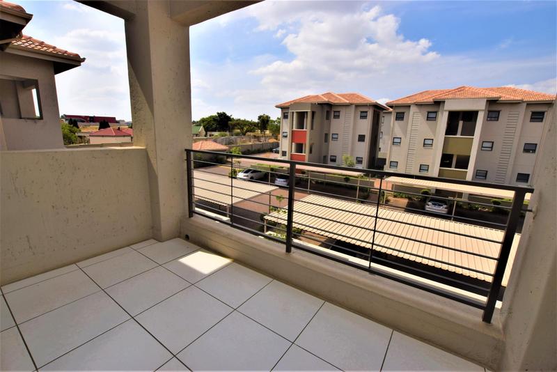 To Let 1 Bedroom Property for Rent in Fourways Gauteng