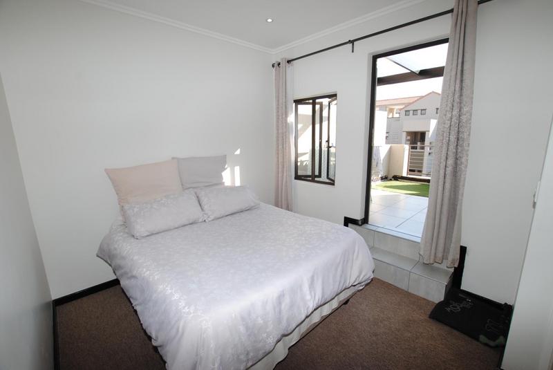 To Let 1 Bedroom Property for Rent in Sunninghill Gauteng