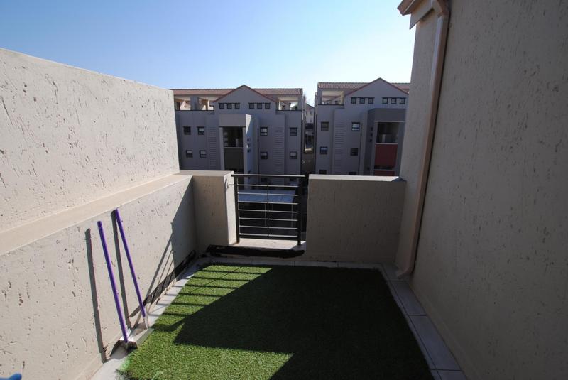 To Let 1 Bedroom Property for Rent in Sunninghill Gauteng