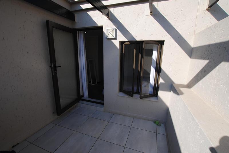 To Let 1 Bedroom Property for Rent in Sunninghill Gauteng