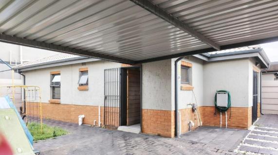 3 Bedroom Property for Sale in Albertsdal Gauteng
