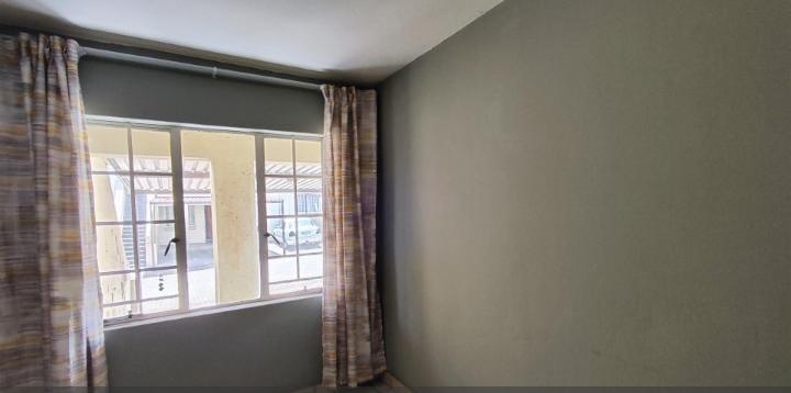 3 Bedroom Property for Sale in Klippoortje Gauteng