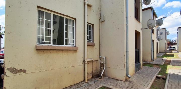 3 Bedroom Property for Sale in Klippoortje Gauteng
