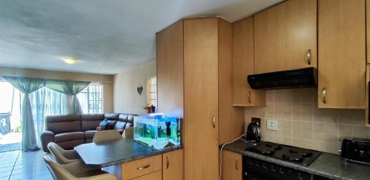 2 Bedroom Property for Sale in Birchleigh North Gauteng