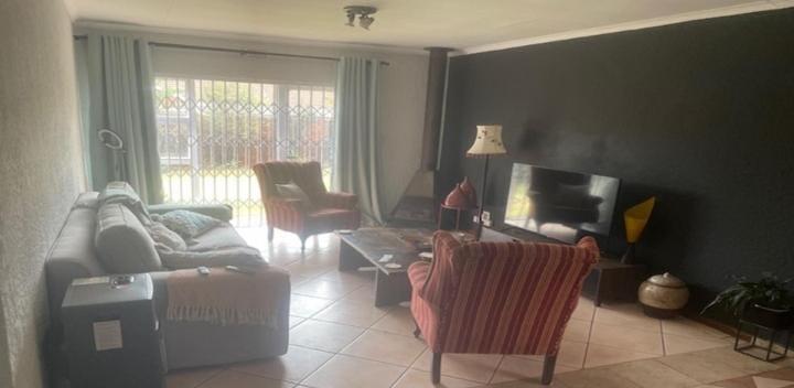 3 Bedroom Property for Sale in Birchleigh North Gauteng