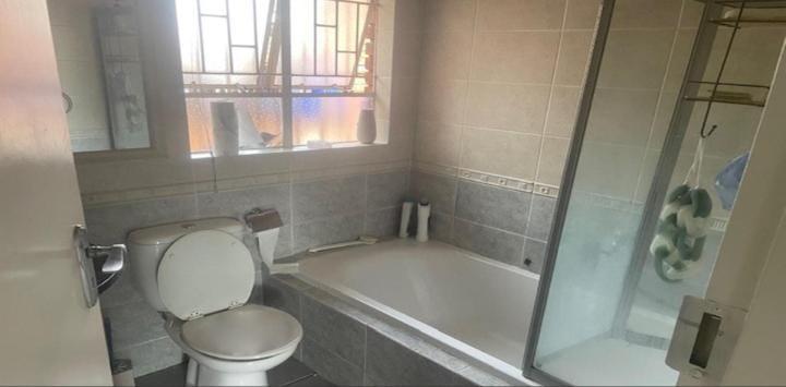 3 Bedroom Property for Sale in Birchleigh North Gauteng