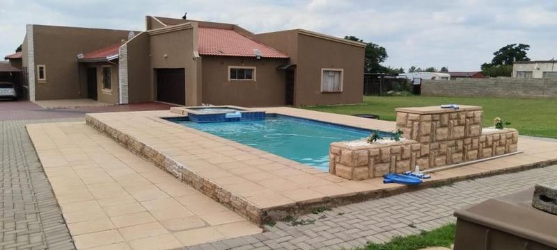 12 Bedroom Property for Sale in Daleside Gauteng