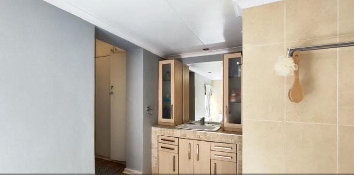 5 Bedroom Property for Sale in Vanderbijlpark Gauteng