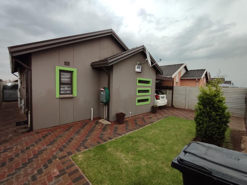 2 Bedroom Property for Sale in Sky City Gauteng