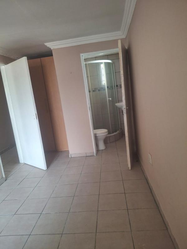 To Let 1 Bedroom Property for Rent in Lombardy East Gauteng