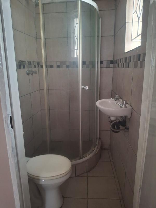 To Let 1 Bedroom Property for Rent in Lombardy East Gauteng