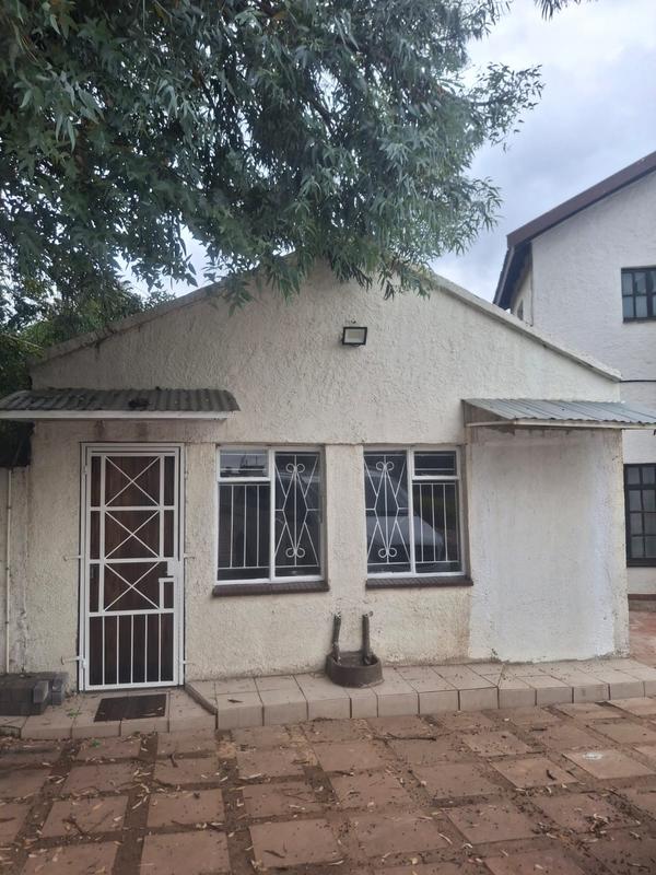To Let 1 Bedroom Property for Rent in Lombardy East Gauteng