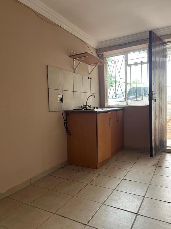 1 Bedroom Property for Sale in Lombardy East Gauteng