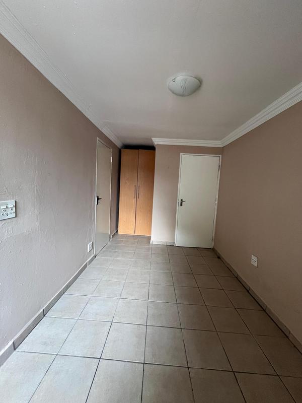 1 Bedroom Property for Sale in Lombardy East Gauteng