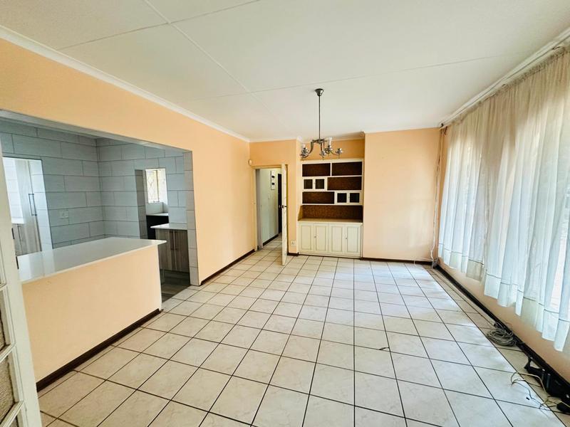 5 Bedroom Property for Sale in Brackenhurst Gauteng