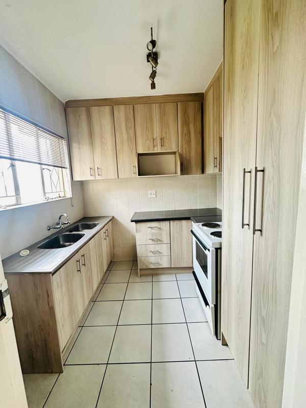 5 Bedroom Property for Sale in Brackenhurst Gauteng