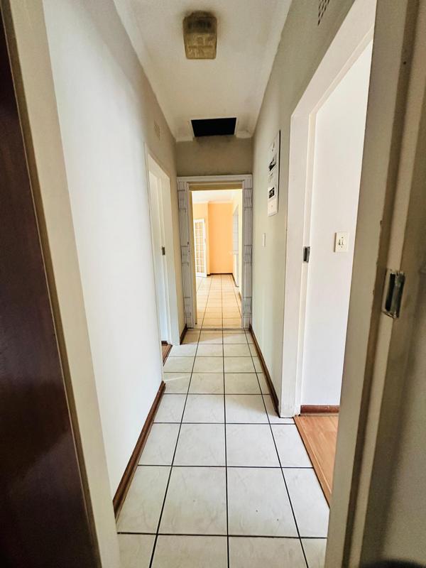 5 Bedroom Property for Sale in Brackenhurst Gauteng